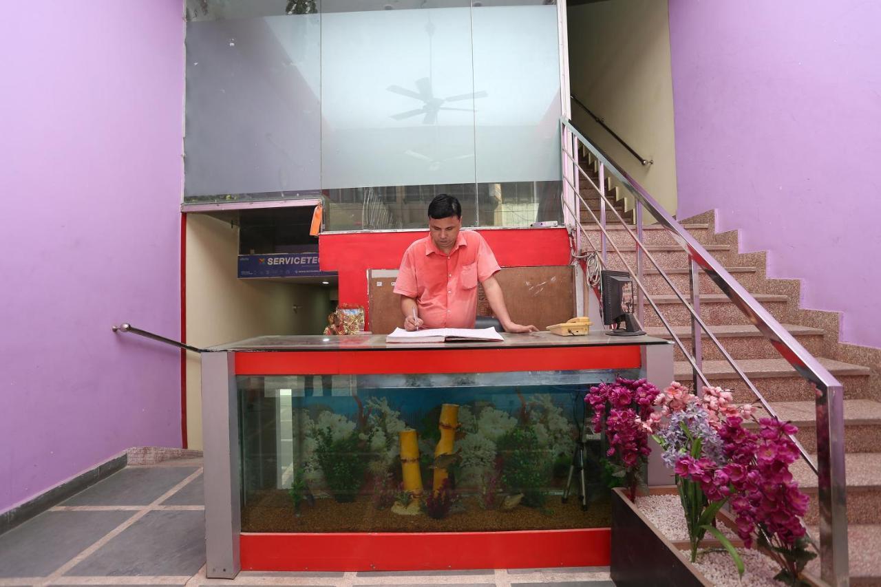 SPOT ON 39779 Hotel Rama Palace Moradabad Bagian luar foto