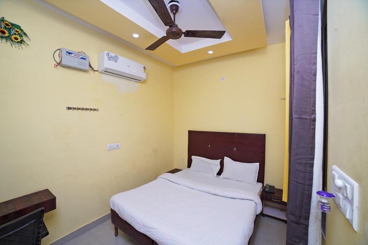 SPOT ON 39779 Hotel Rama Palace Moradabad Bagian luar foto