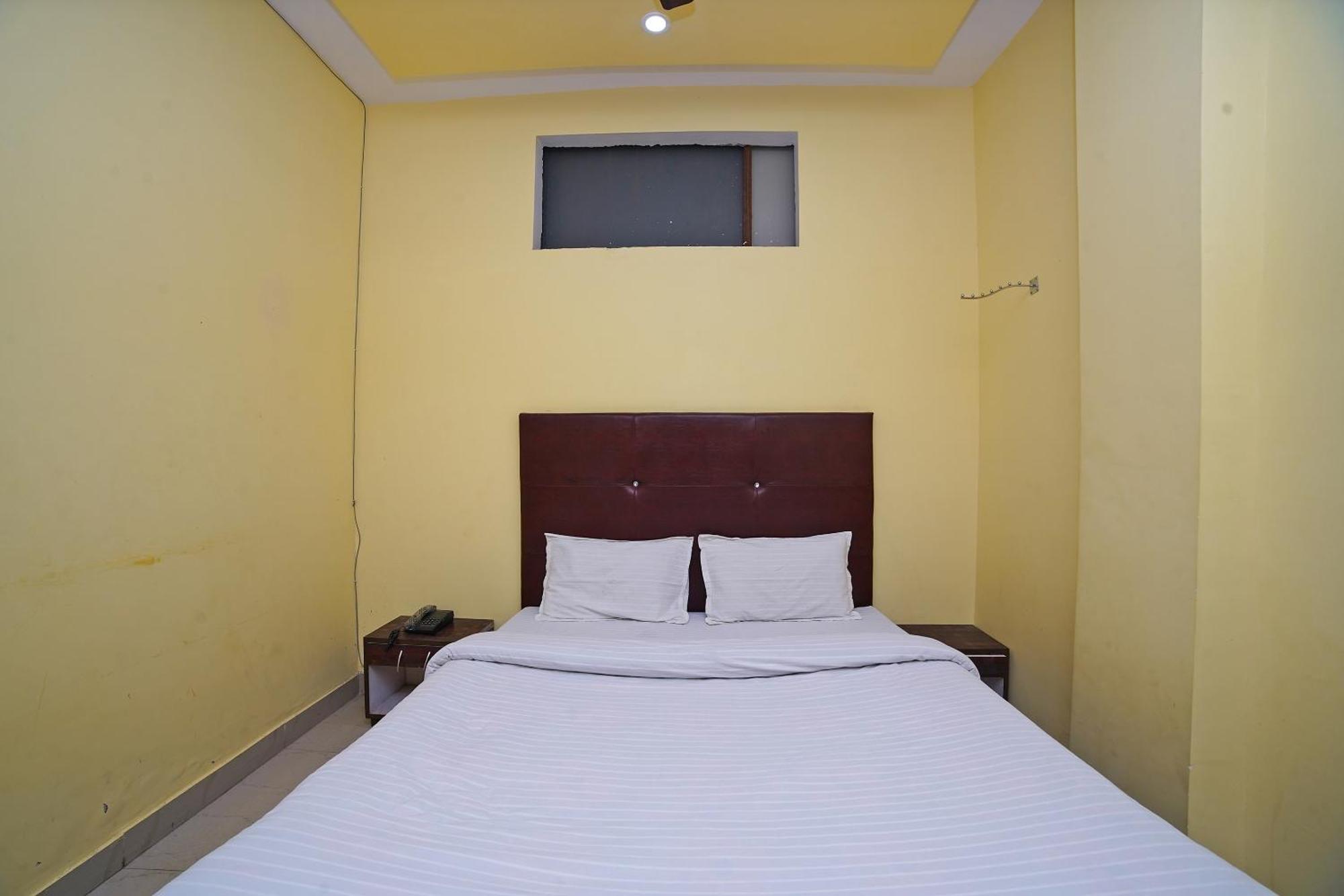 SPOT ON 39779 Hotel Rama Palace Moradabad Bagian luar foto