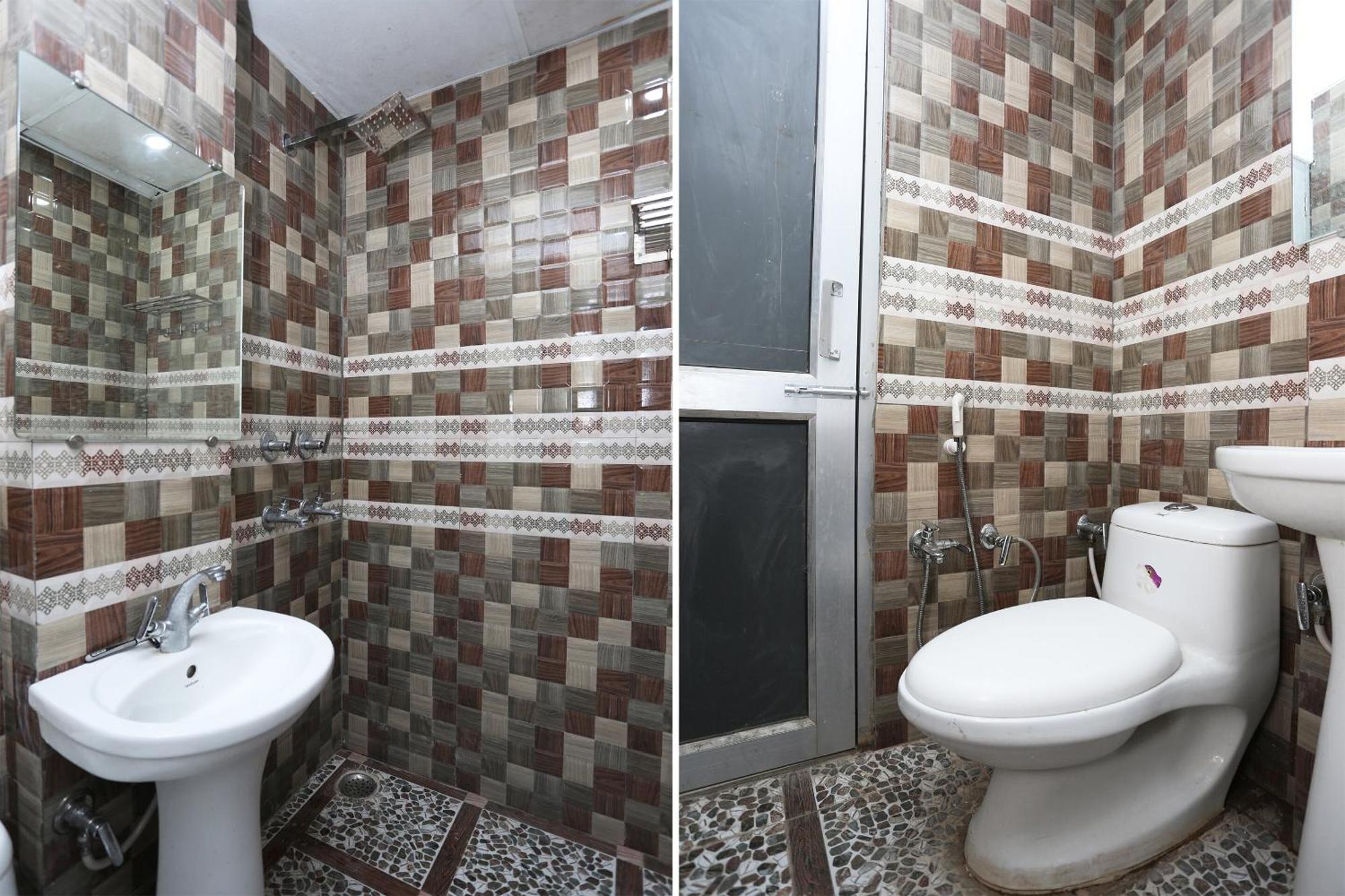 SPOT ON 39779 Hotel Rama Palace Moradabad Bagian luar foto