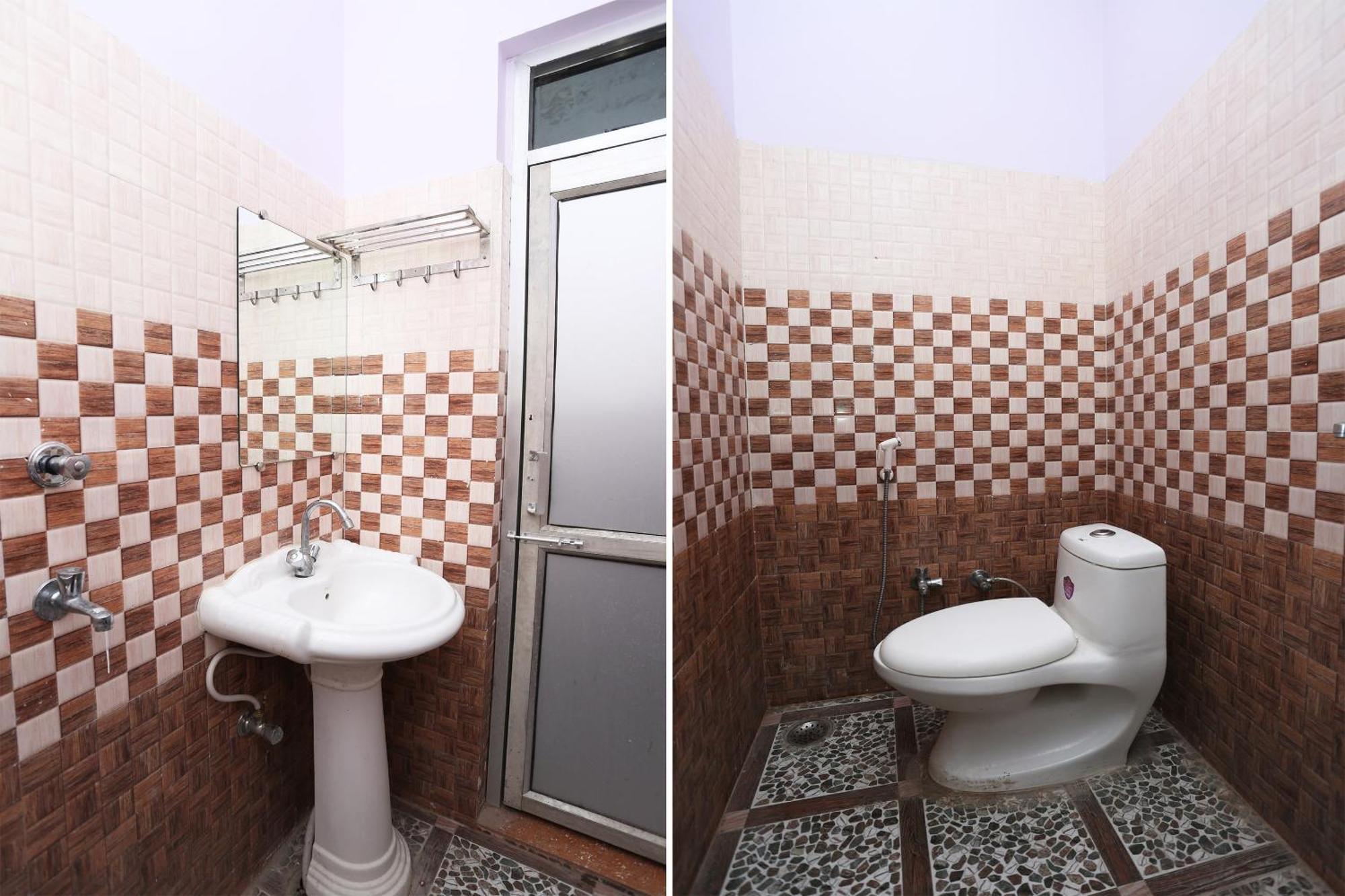 SPOT ON 39779 Hotel Rama Palace Moradabad Bagian luar foto