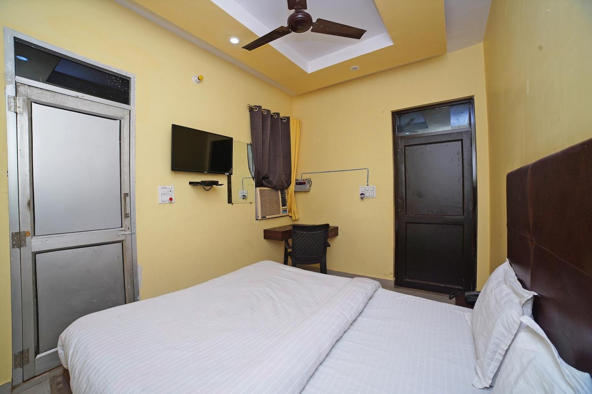 SPOT ON 39779 Hotel Rama Palace Moradabad Bagian luar foto